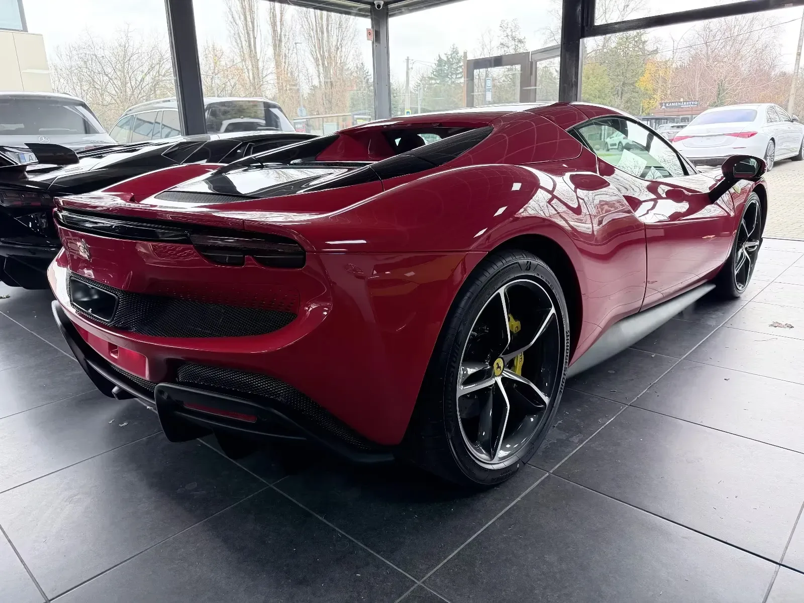 2025 Ferrari 296 GTS, 6/24
