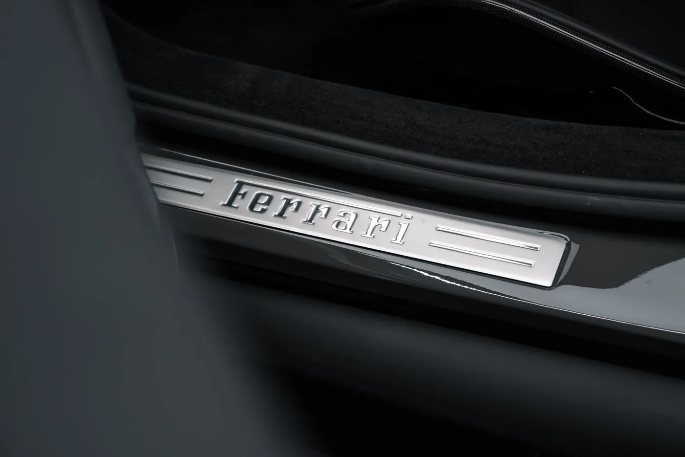 2025 Ferrari 296 GTS offered by a specialist dealer in Putzbrunn, Germany, photo 6 of 15