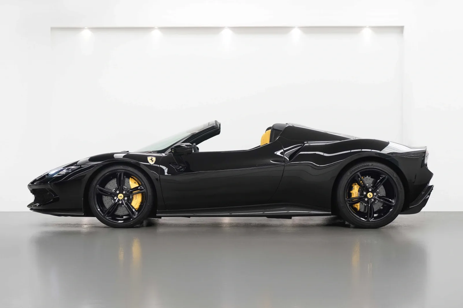 2025 Ferrari 296 GTS, 2/14