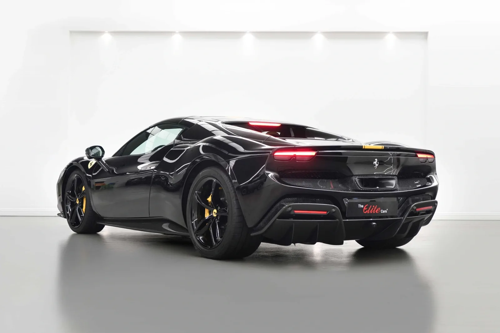 2025 Ferrari 296 GTS, 4/14