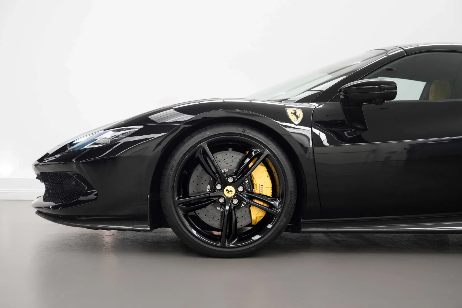 2025 Ferrari 296 GTS, 6/14