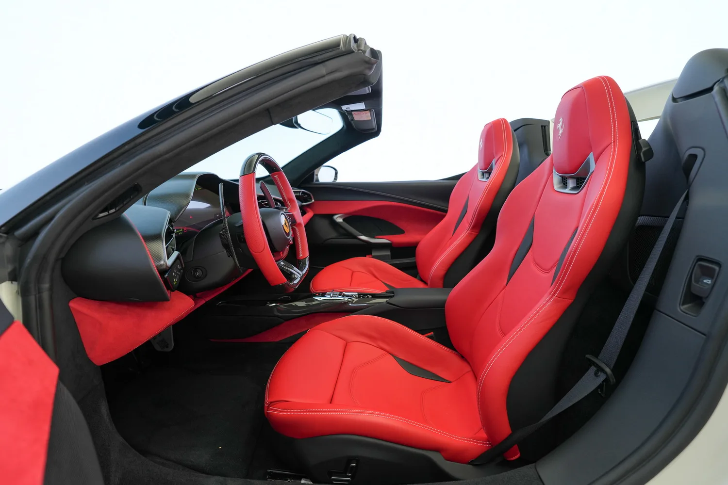 2025 Ferrari 296 GTS, 4/20