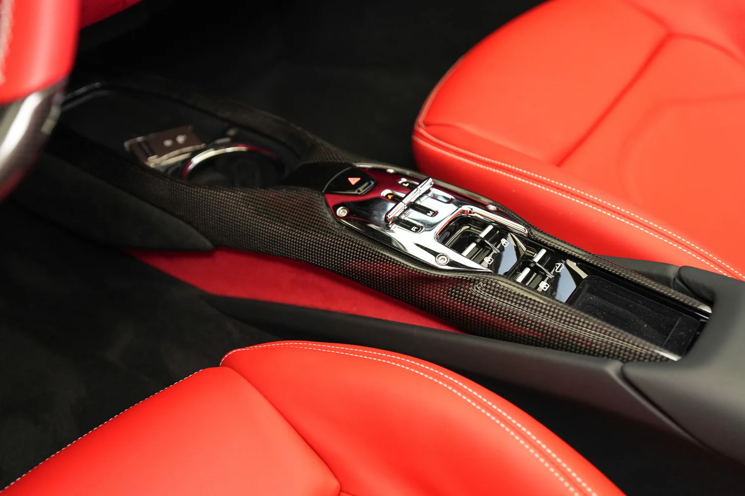 2025 Ferrari 296 GTS, 6/20