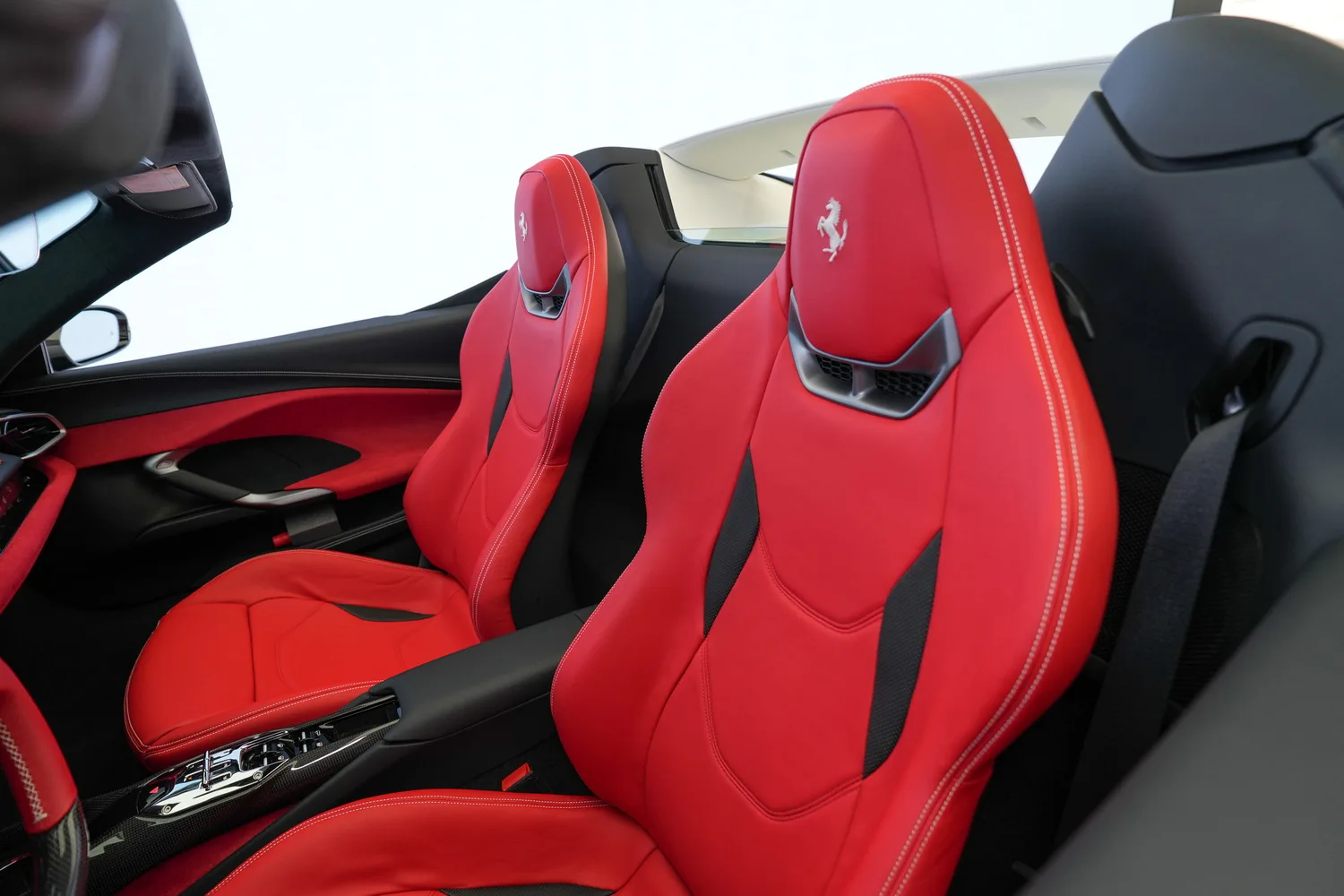 2025 Ferrari 296 GTS, 8/20