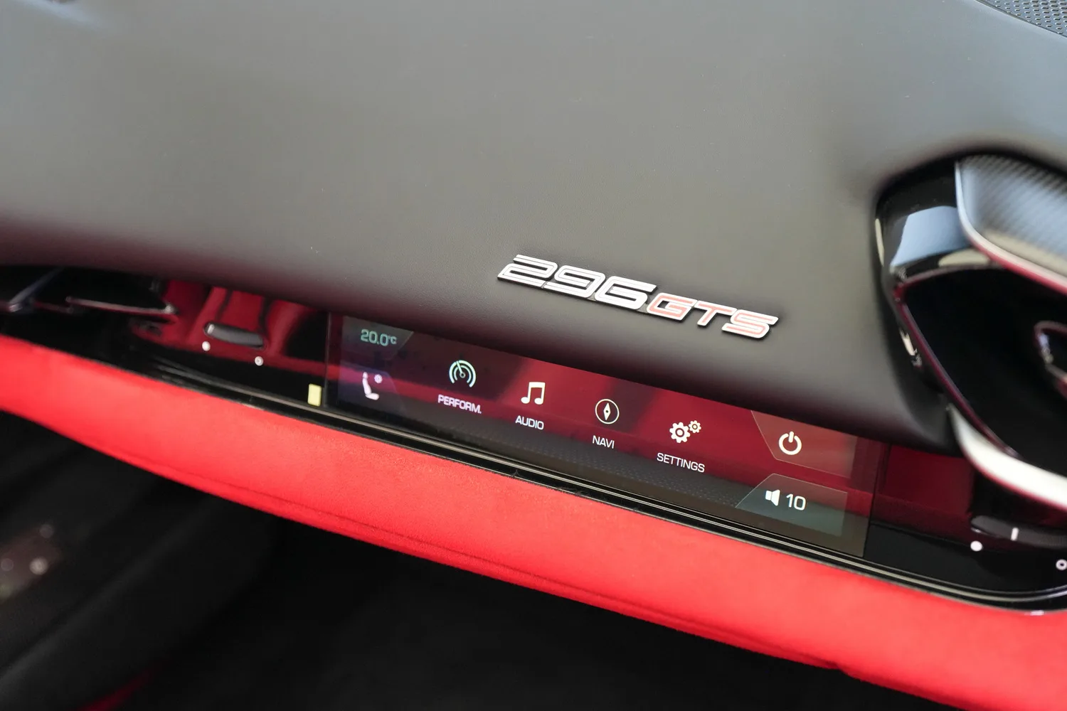 2025 Ferrari 296 GTS, 9/20
