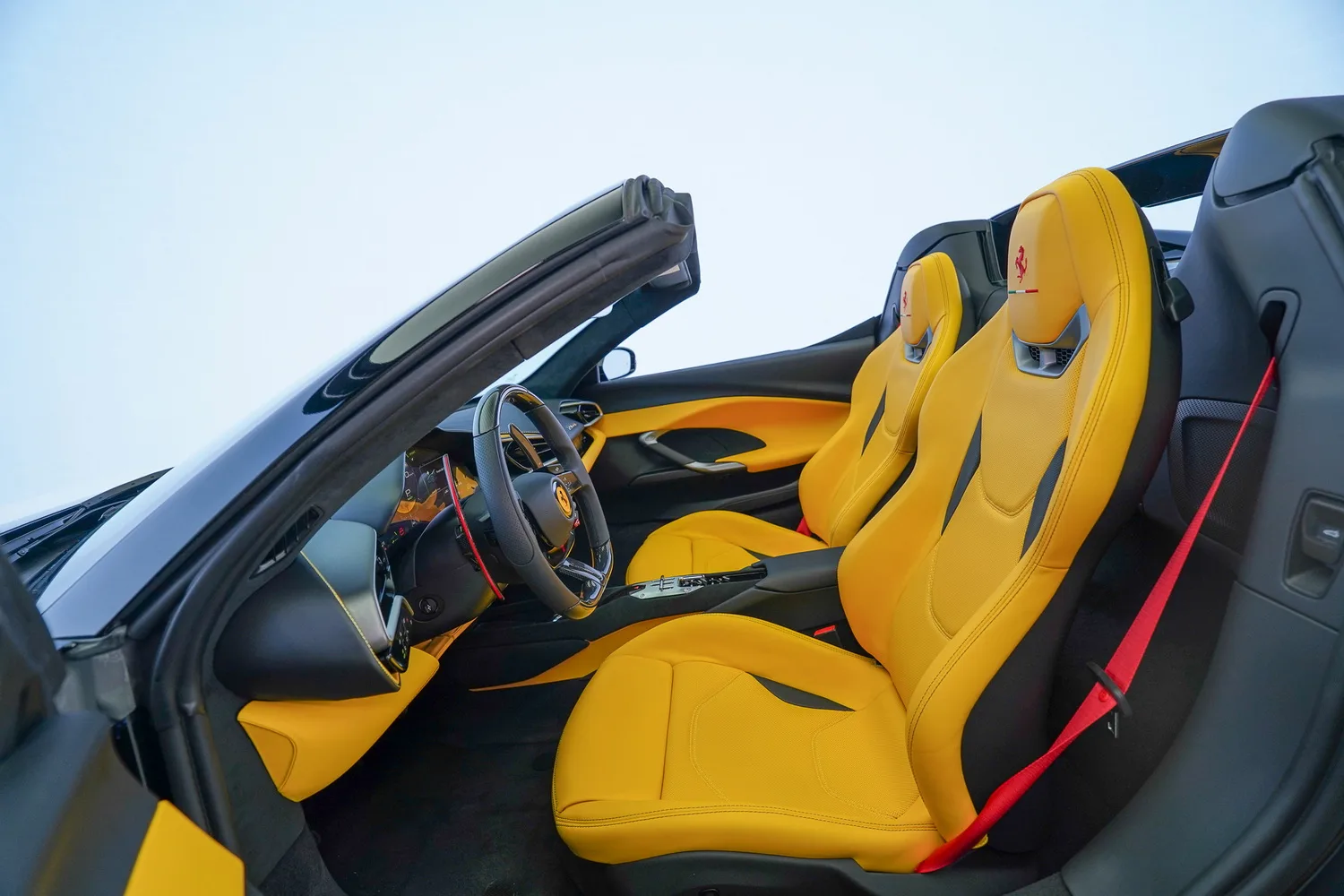 2025 Ferrari 296 GTS, 12/19