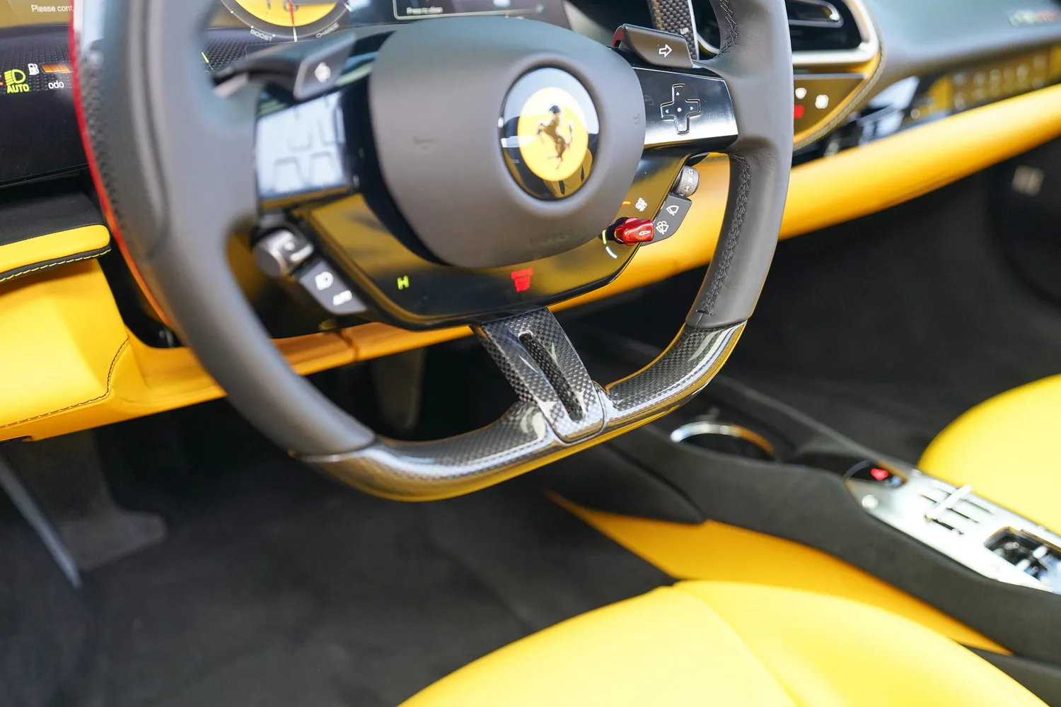 2025 Ferrari 296 GTS, 15/19