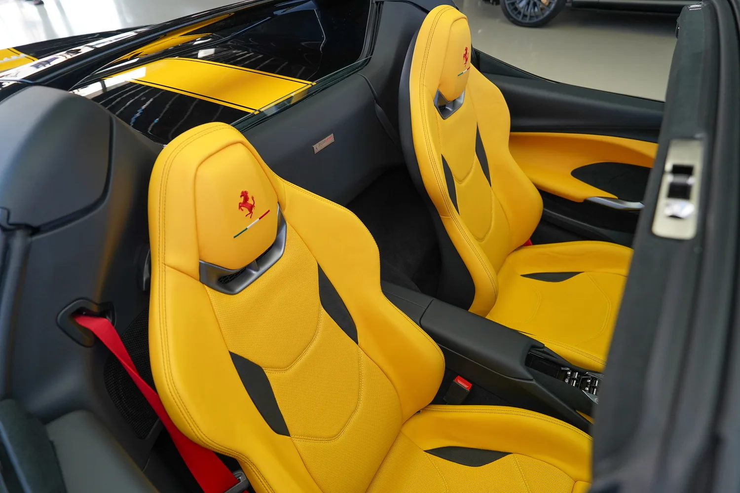 2025 Ferrari 296 GTS, 19/19