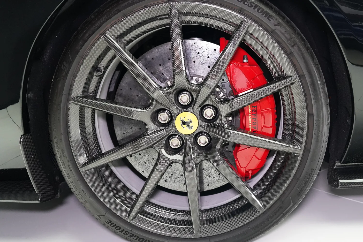 2025 Ferrari 296 GTS, 6/19