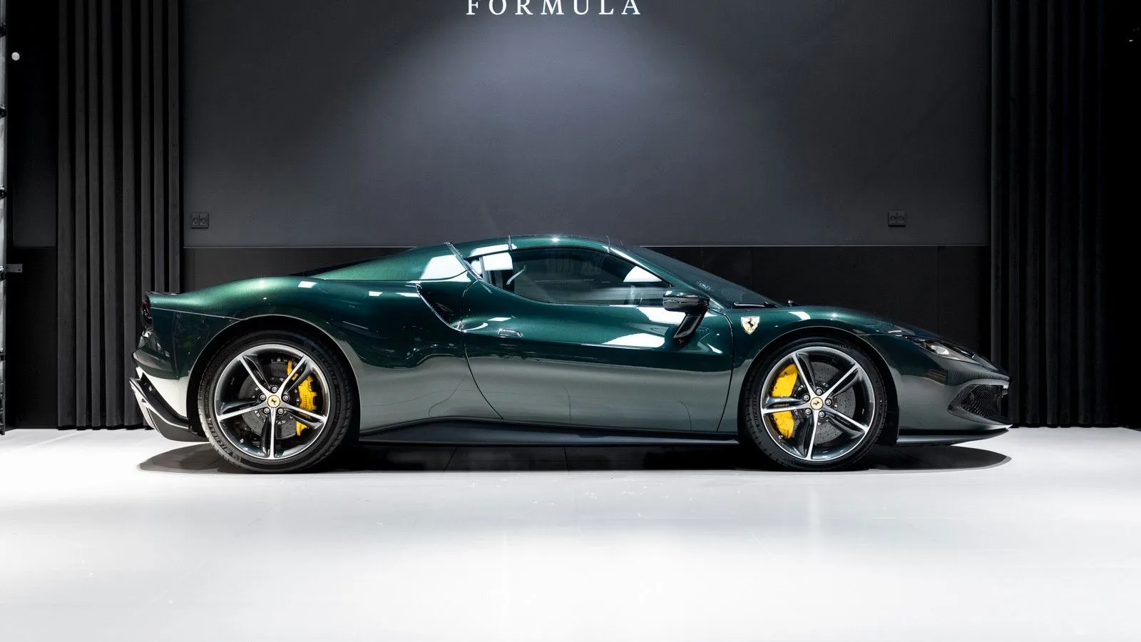 2025 Ferrari 296 GTS, 2/20