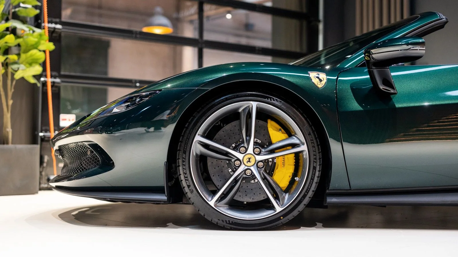 2025 Ferrari 296 GTS, 5/20