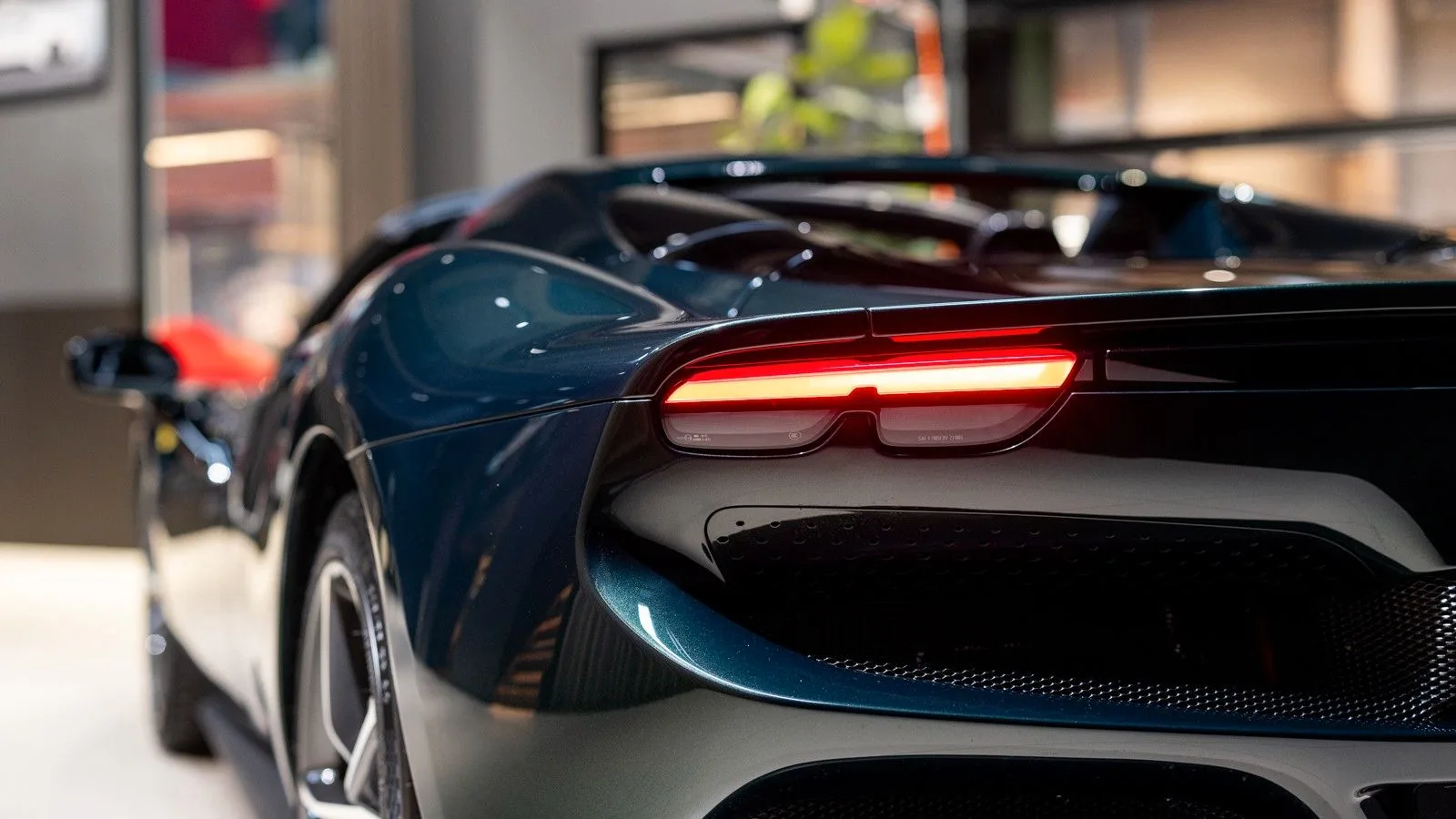 2025 Ferrari 296 GTS, 7/20