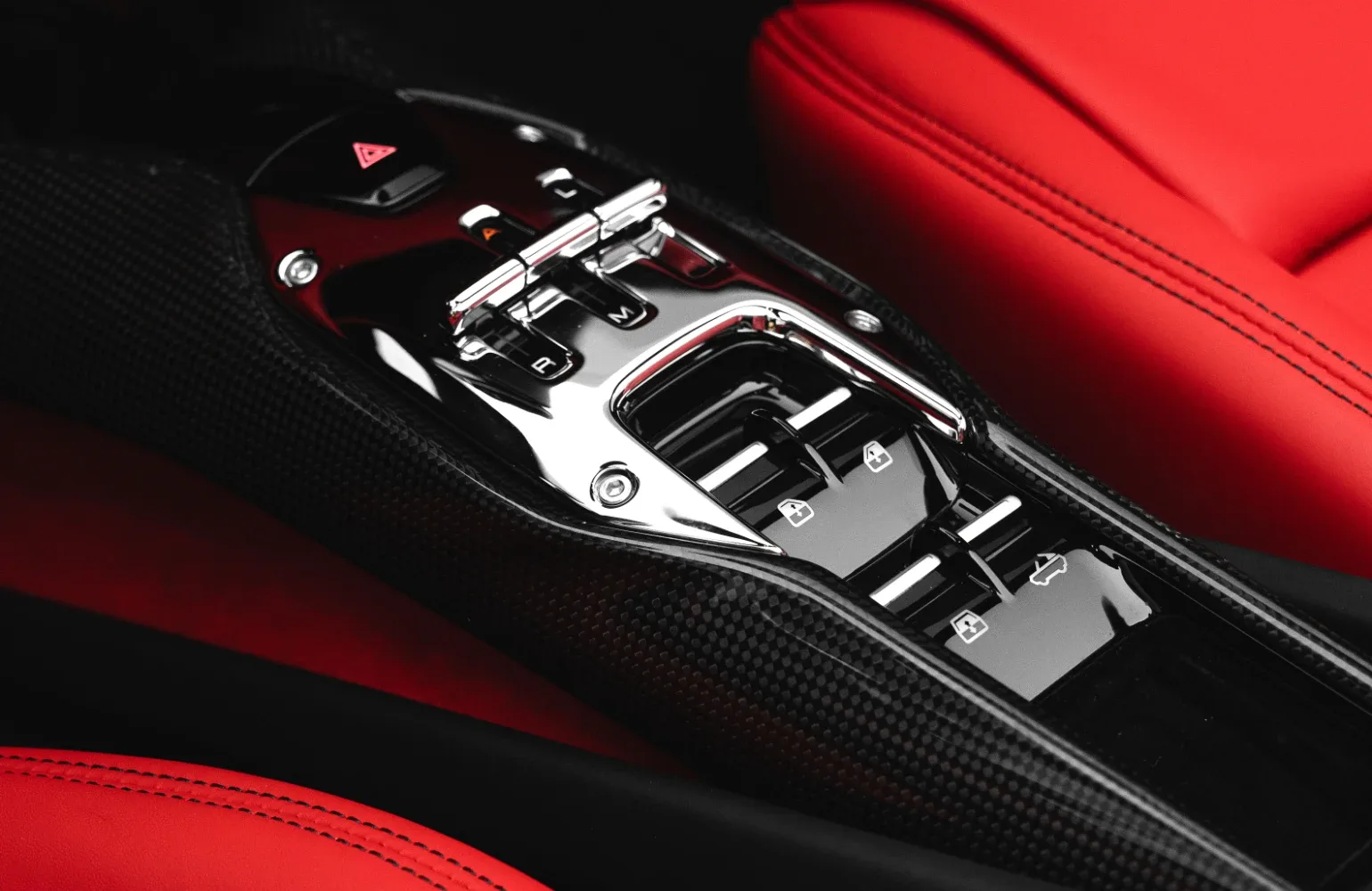 2025 Ferrari 296 GTS, 13/30