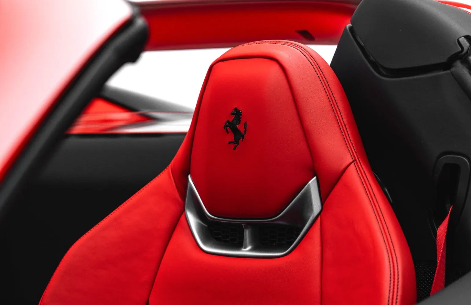2025 Ferrari 296 GTS, 14/30