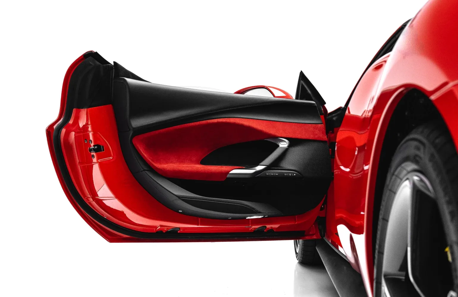 2025 Ferrari 296 GTS, 19/30