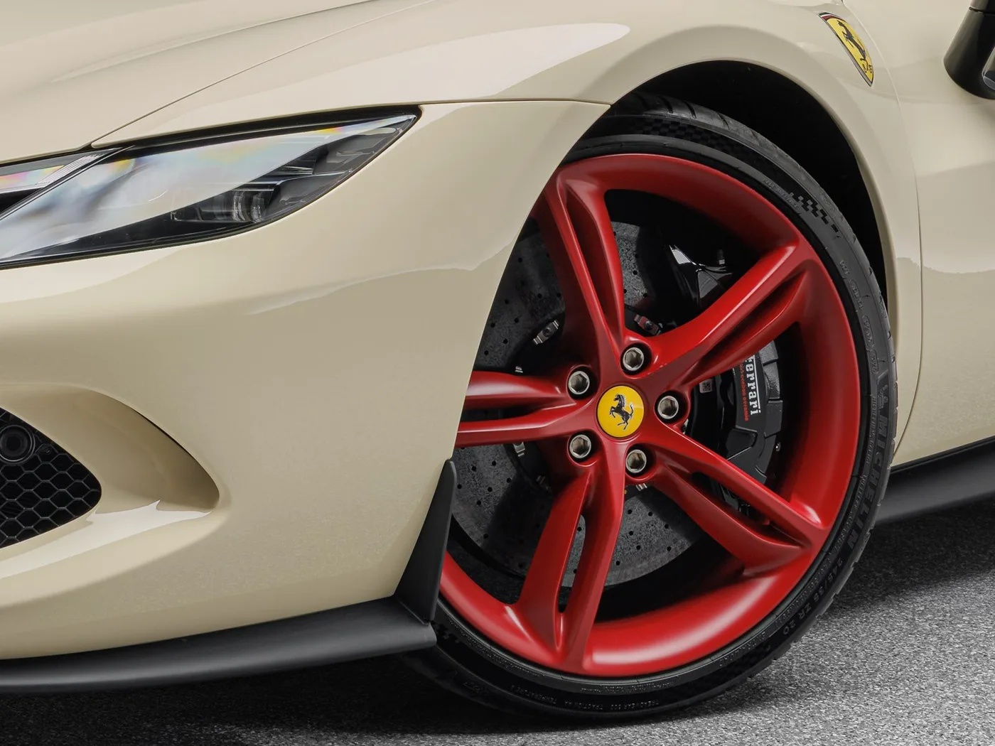 2025 Ferrari 296 GTS angeboten von einem Fachhändler in Böblingen, Deutschland, Foto 12 von 15