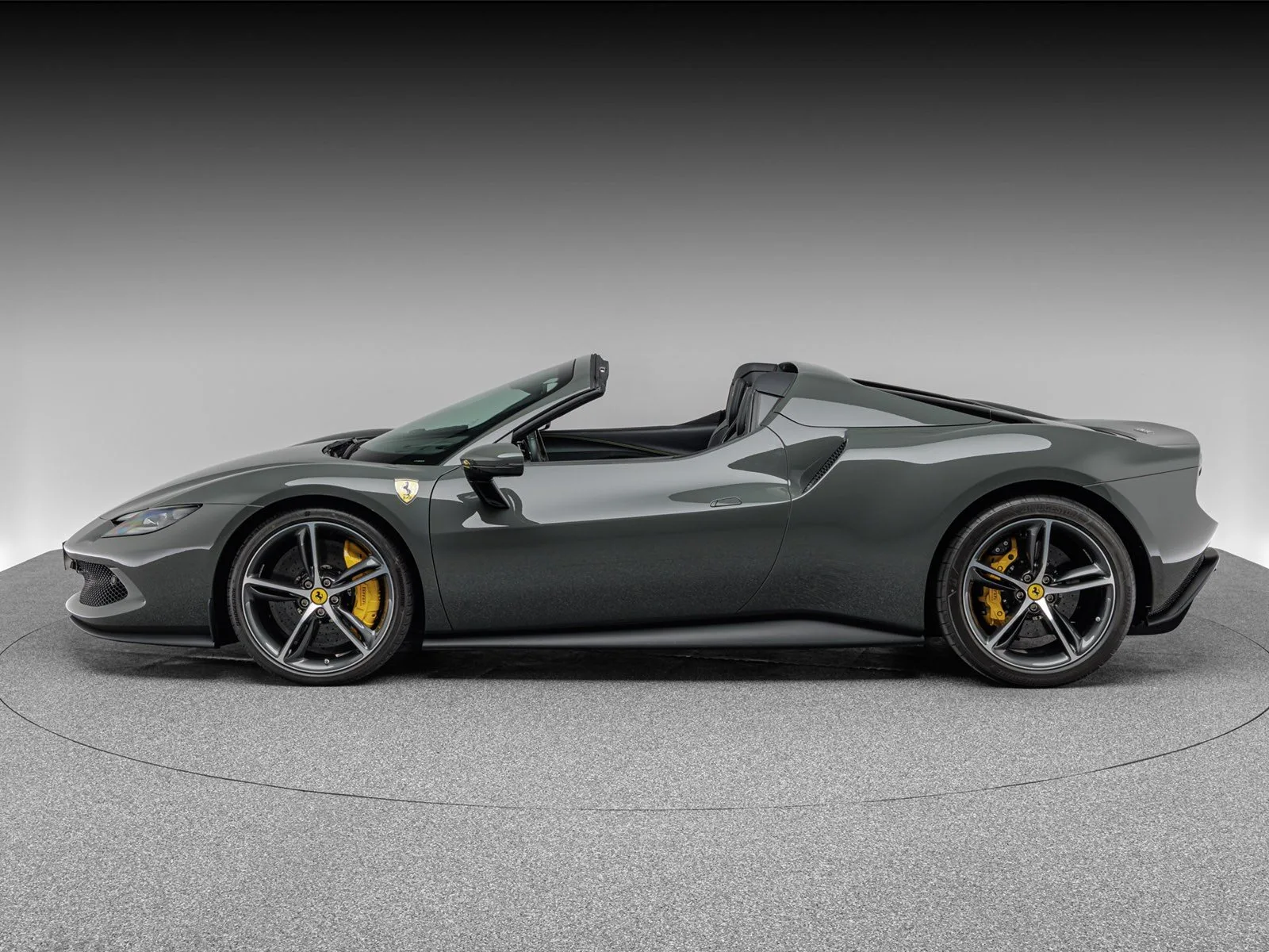 2025 Ferrari 296 GTS, 2/28