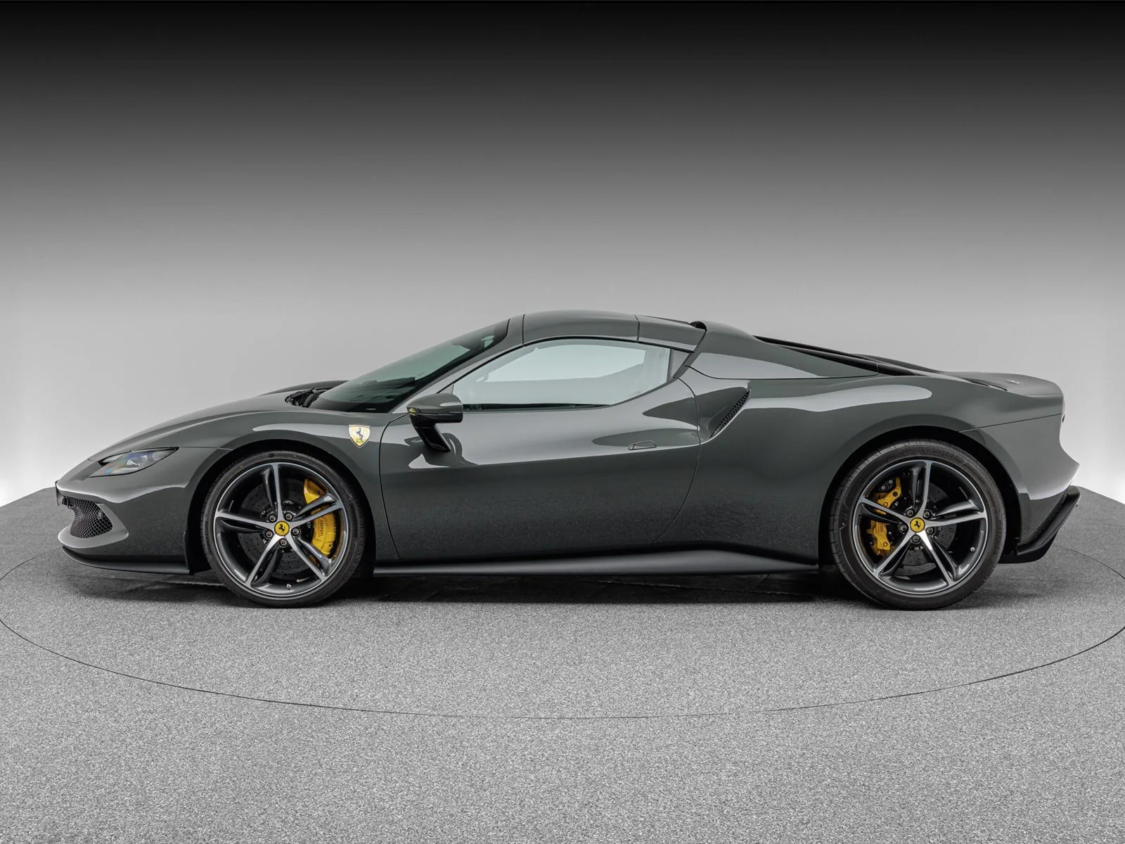 2025 Ferrari 296 GTS, 5/28
