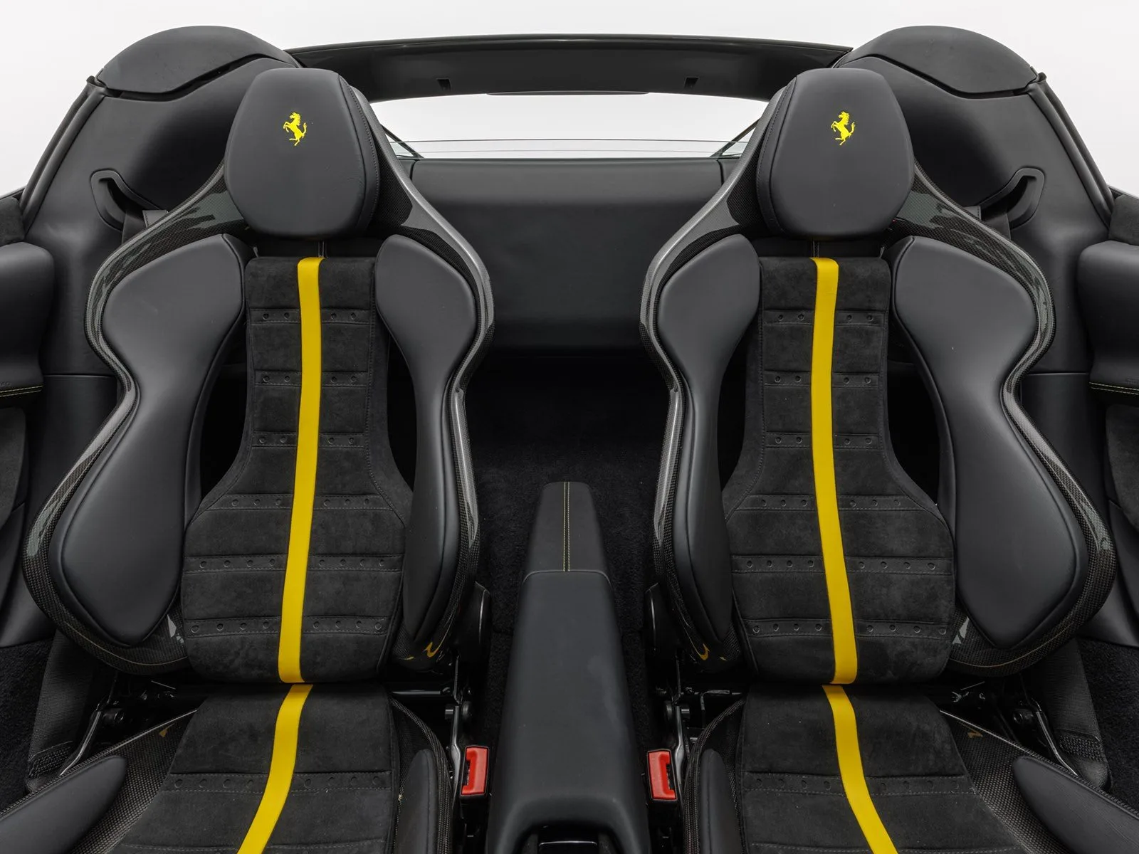 2025 Ferrari 296 GTS, 21/28