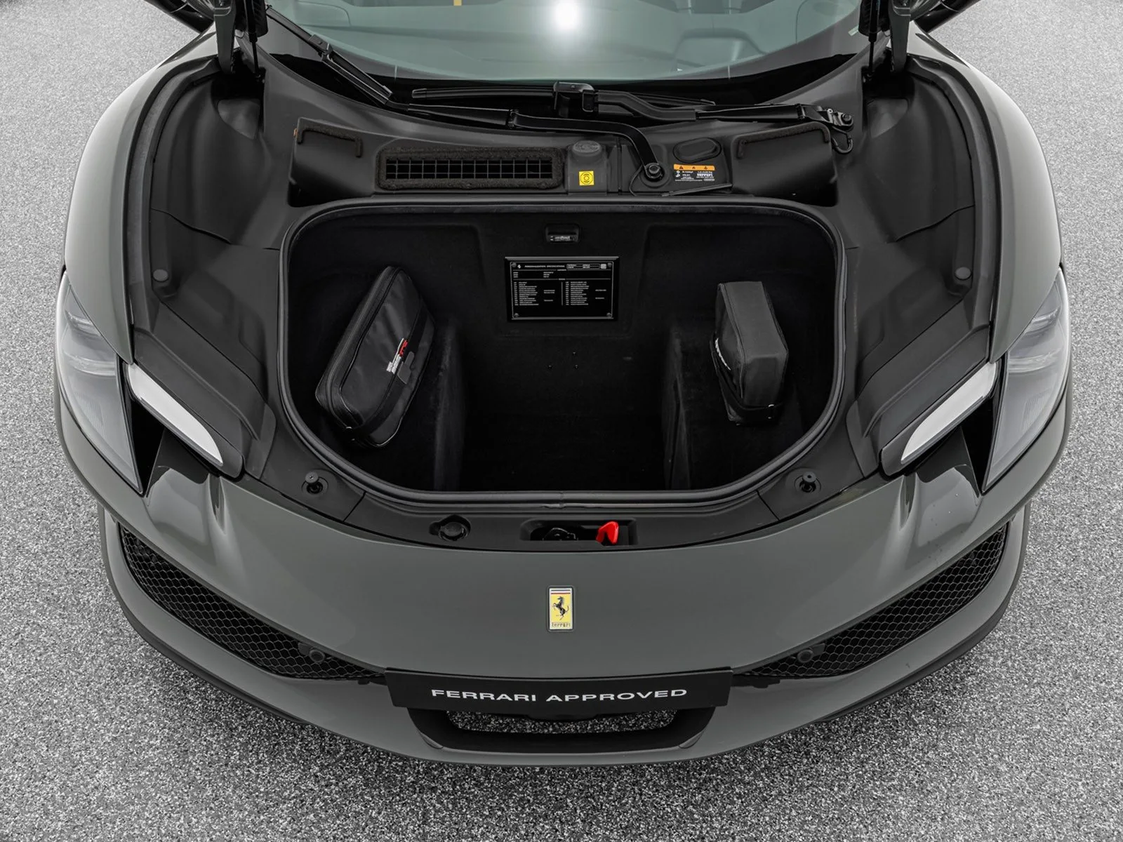 2025 Ferrari 296 GTS, 25/28