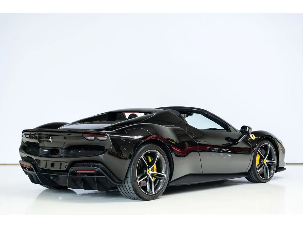 2025 Ferrari 296 GTS, 13/30
