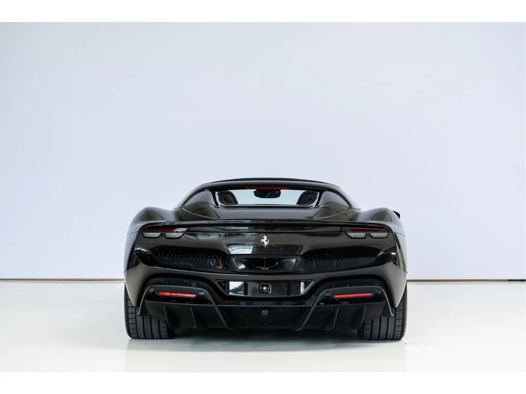 2025 Ferrari 296 GTS, 15/30