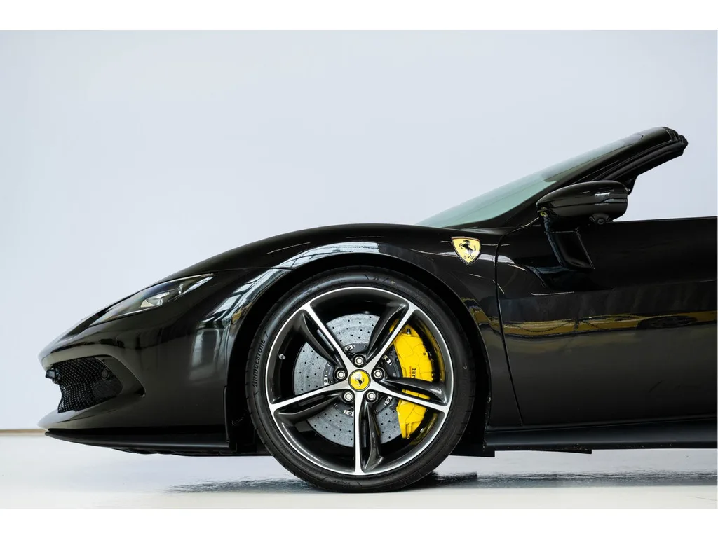 2025 Ferrari 296 GTS, 19/30
