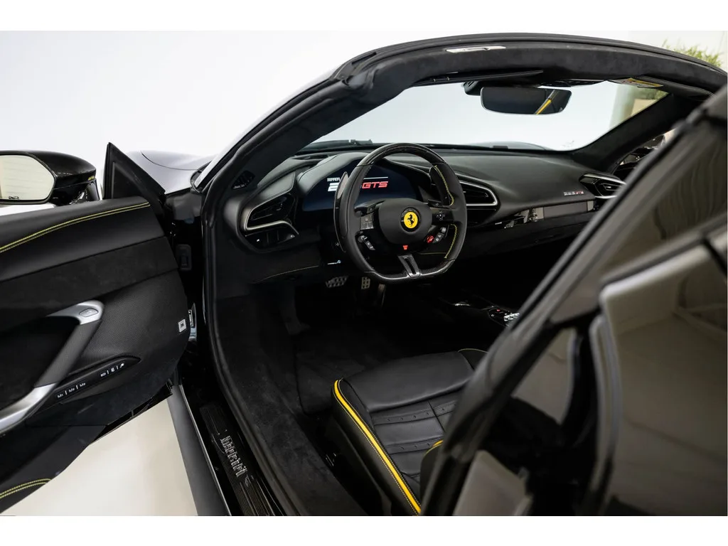 2025 Ferrari 296 GTS, 26/30