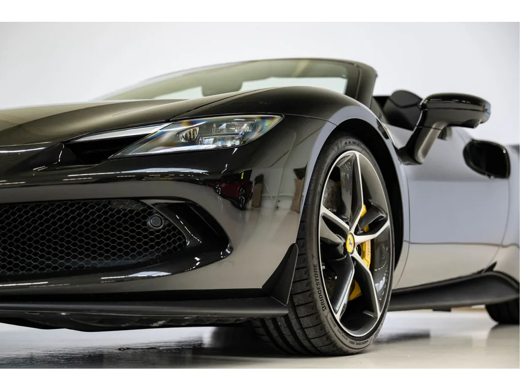2025 Ferrari 296 GTS, 27/30