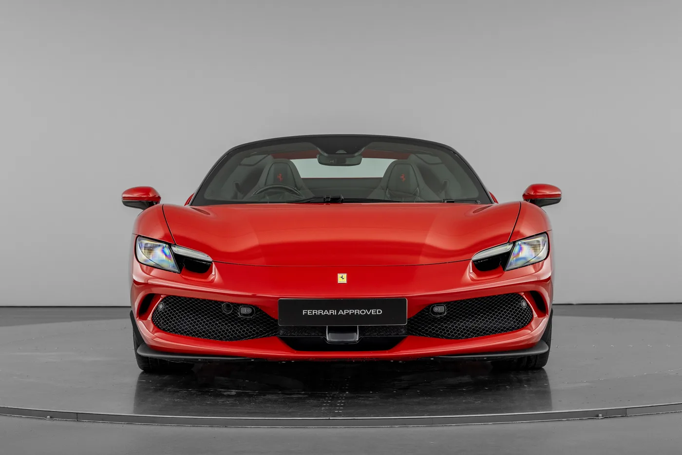 2025 Ferrari 296 GTS proposée par un groupe de concessions agréées à Hatfield, Royaume-Uni, photo 4 sur 25