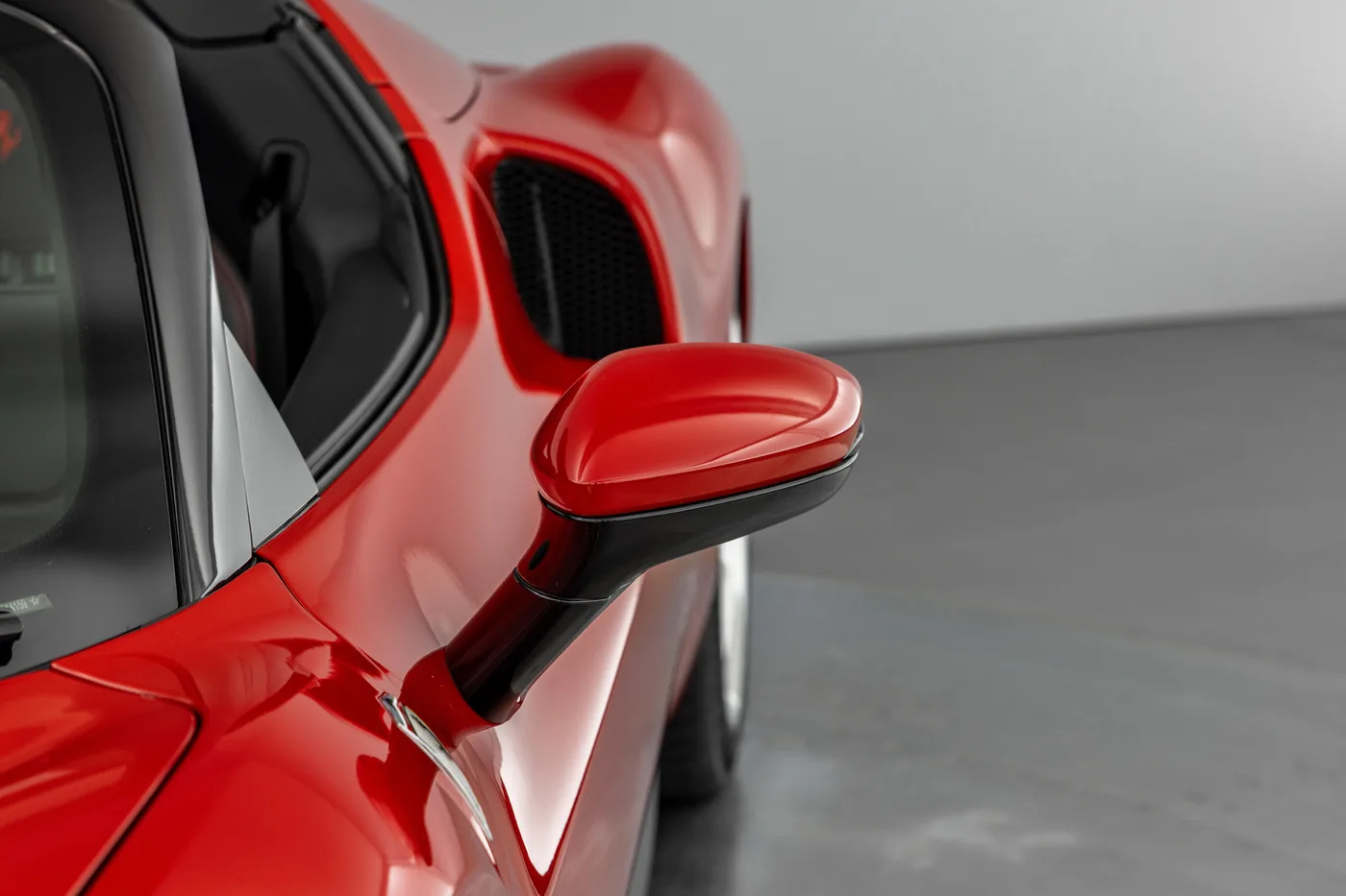 2025 Ferrari 296 GTS proposée par un groupe de concessions agréées à Hatfield, Royaume-Uni, photo 16 sur 25