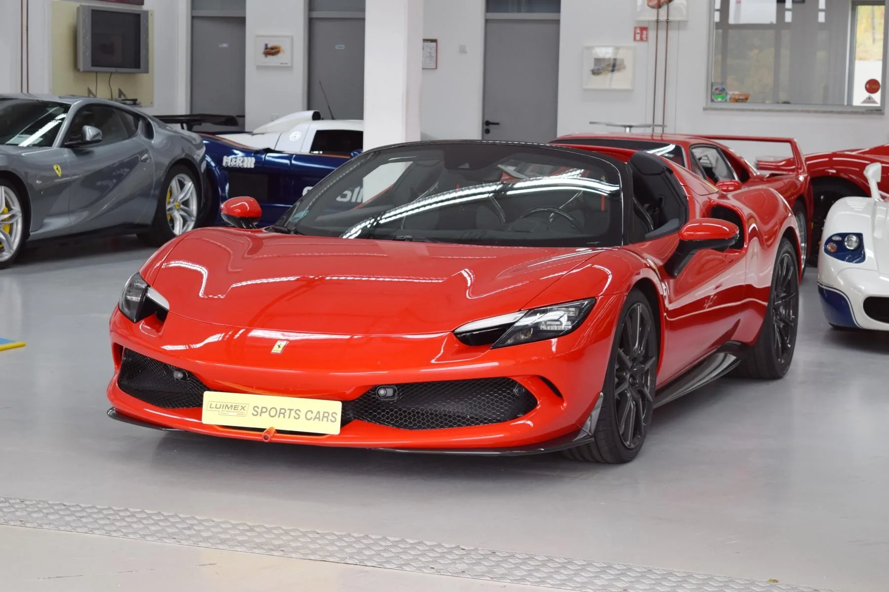2025 Ferrari 296 GTS angeboten von einem Fachhändler in Pfaffenhofen an der Ilm, Deutschland, Hauptfoto