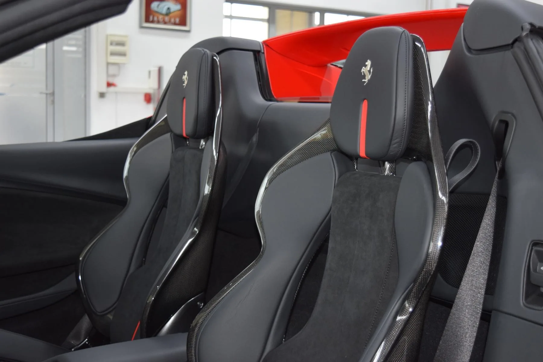 2025 Ferrari 296 GTS, 4/26