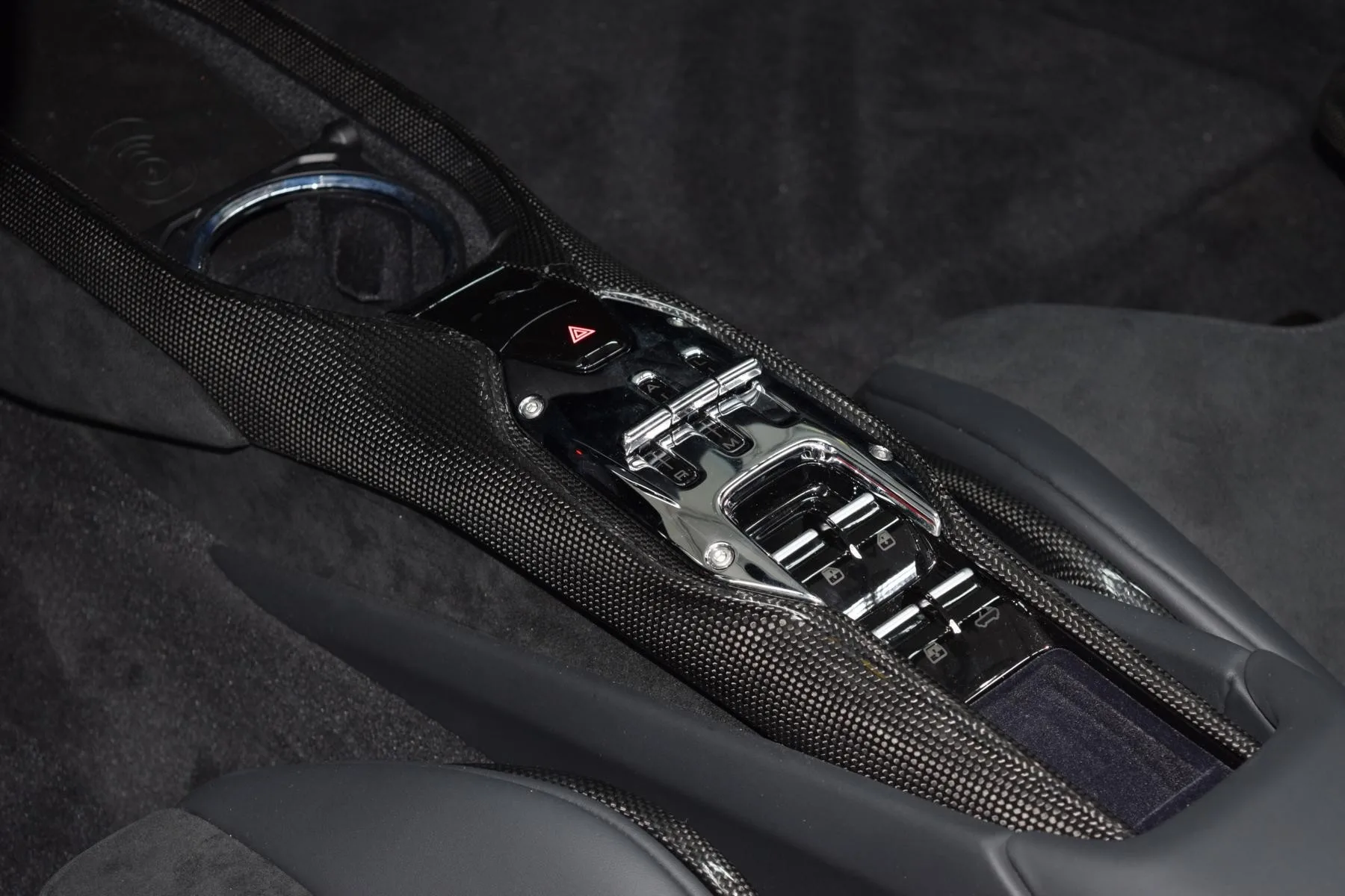 2025 Ferrari 296 GTS, 6/26
