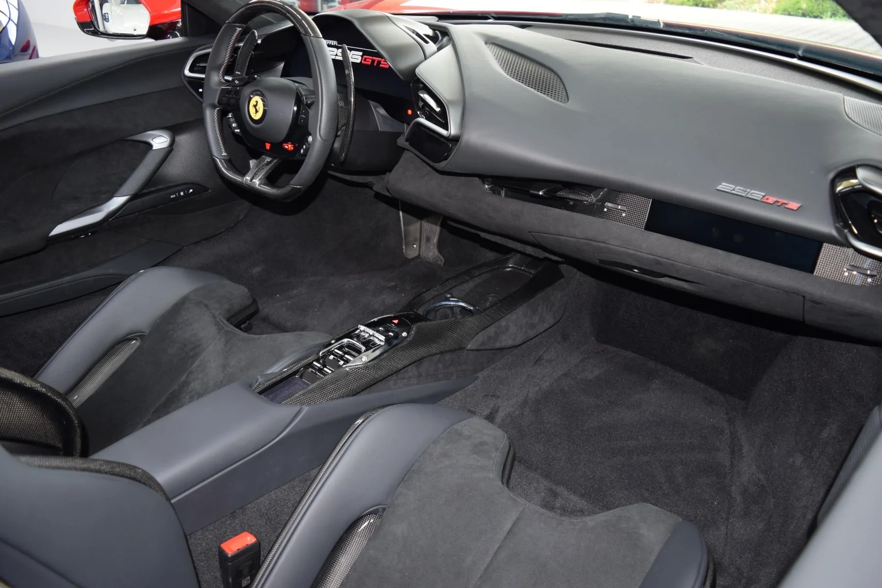 2025 Ferrari 296 GTS, 16/26