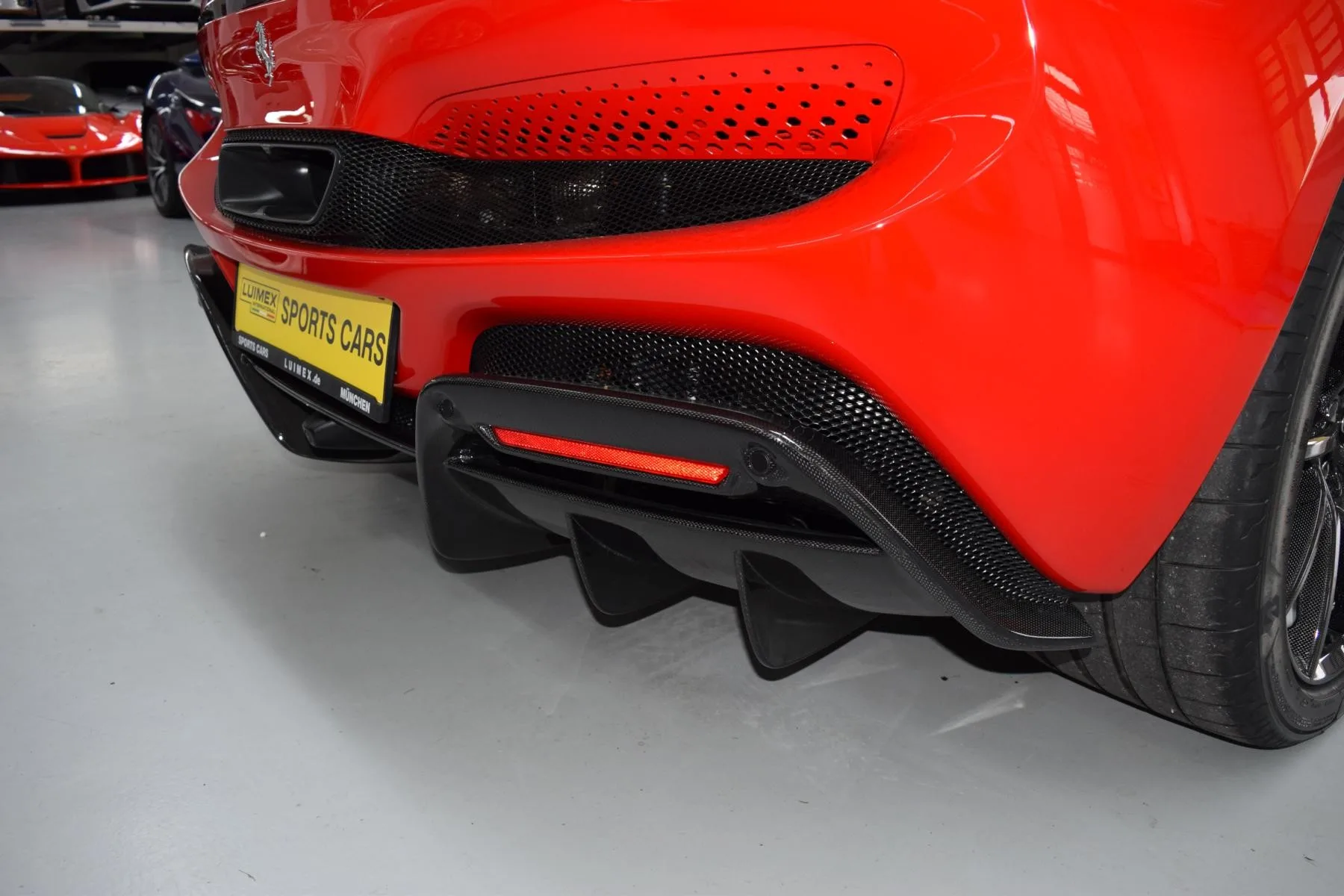 2025 Ferrari 296 GTS, 21/26