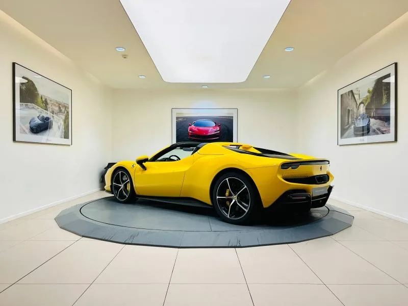 2025 Ferrari 296 GTS, 8/20
