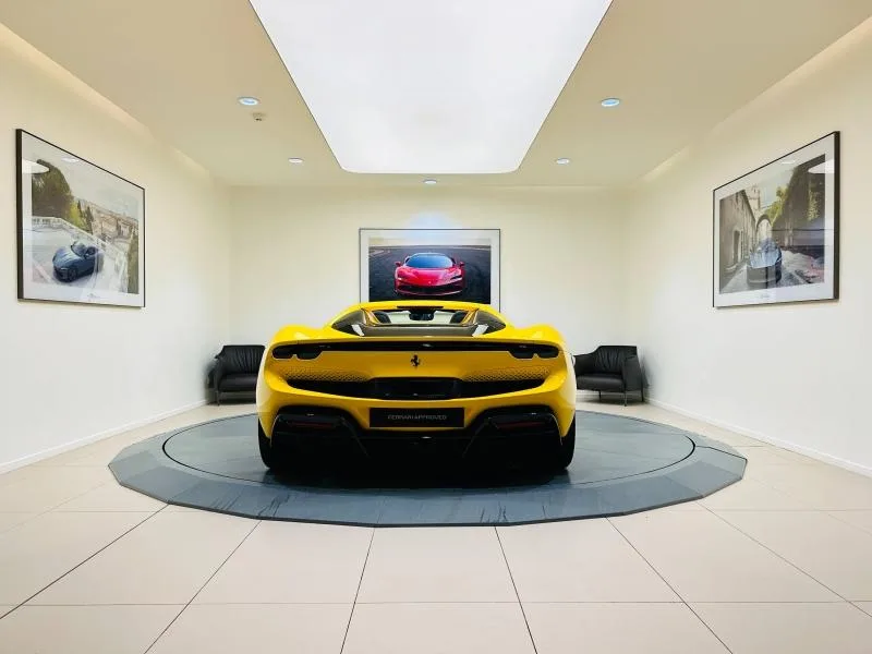 2025 Ferrari 296 GTS, 9/20