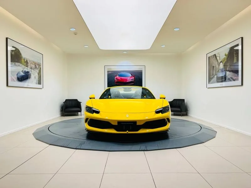 2025 Ferrari 296 GTS, 11/20