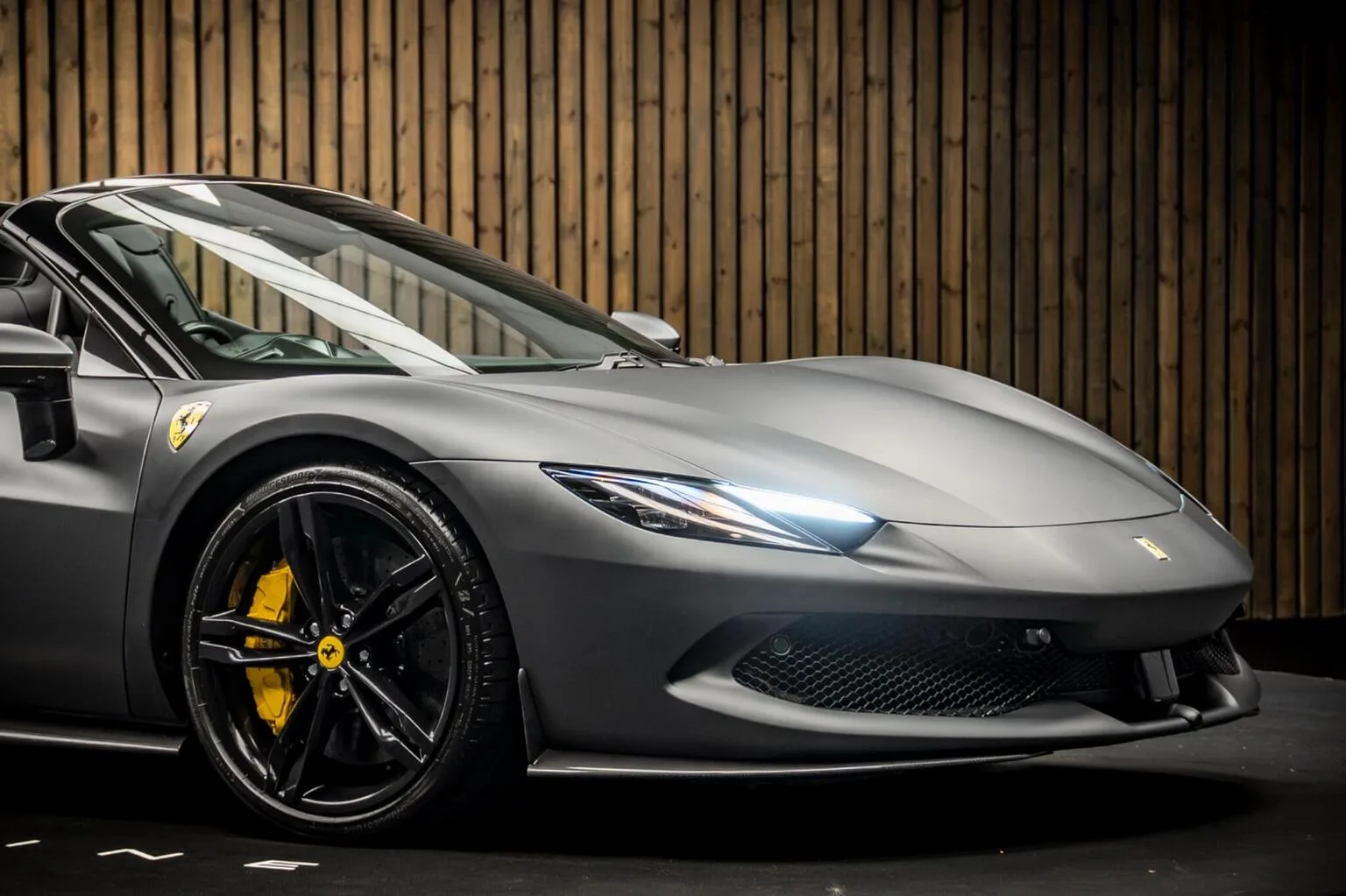 2025 Ferrari 296 GTS, 9/30