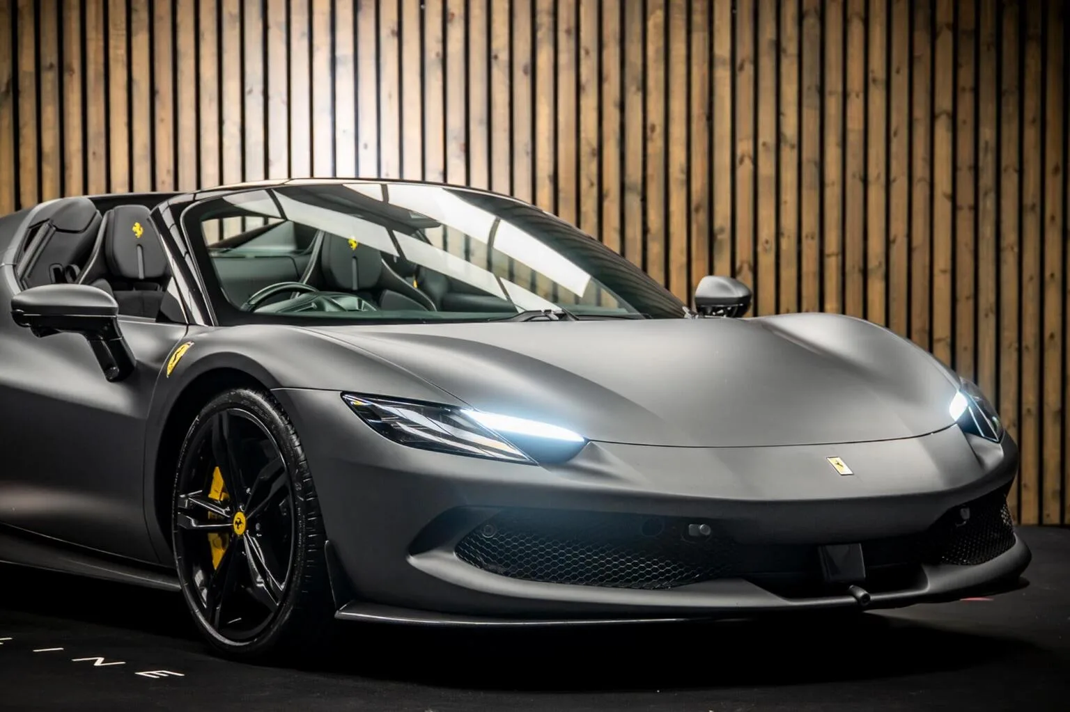 2025 Ferrari 296 GTS, 11/30