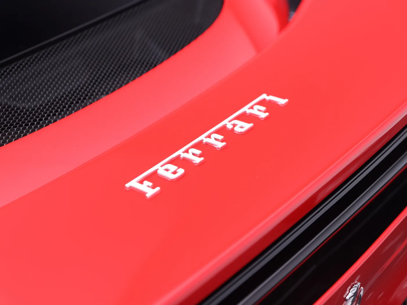 2025 Ferrari 296 GTS offered by a specialist dealer in Frankfurt am Main, Germany, photo 9 of 25