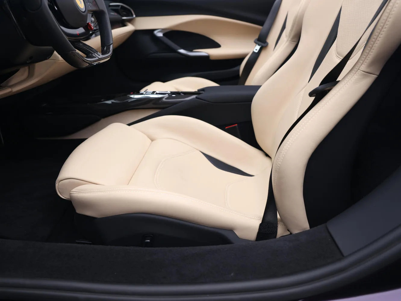 2025 Ferrari 296 GTS, 22/28