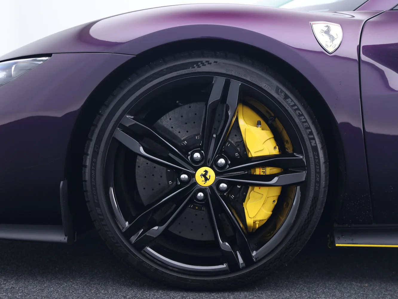 2025 Ferrari 296 GTS, 24/28