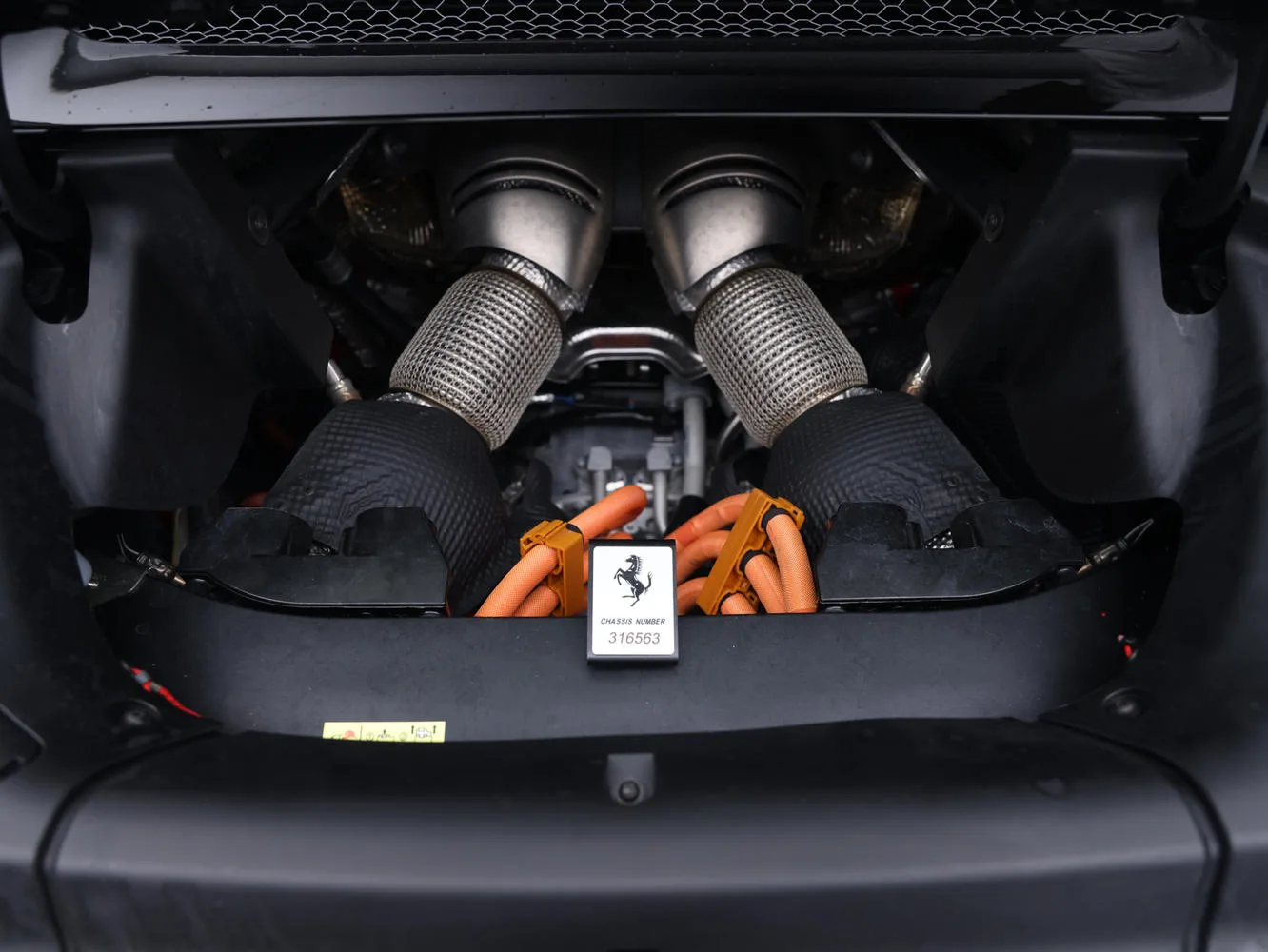 2025 Ferrari 296 GTS, 27/28