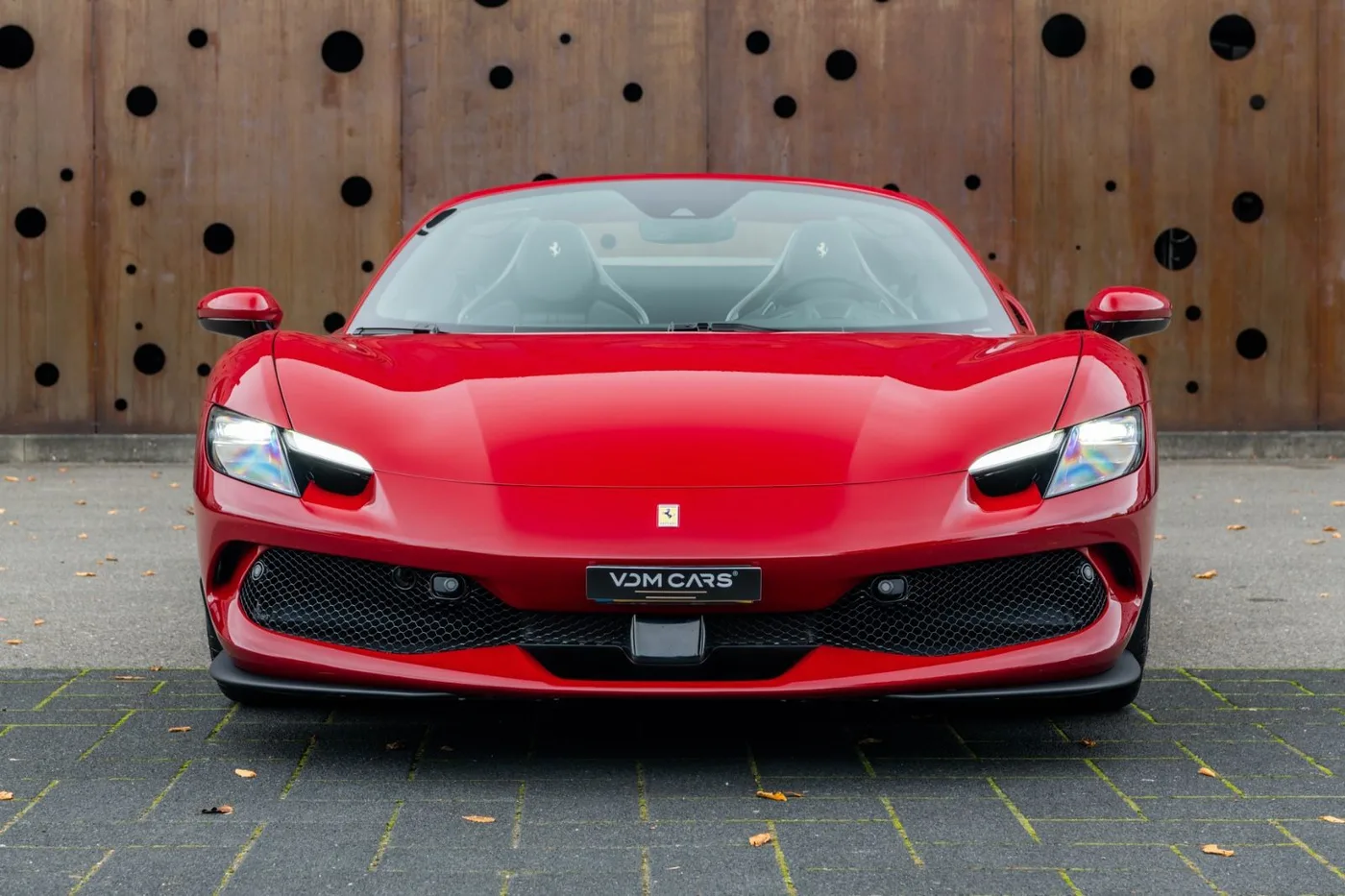 2025 Ferrari 296 GTS angeboten von einem Supersportwagenhändler in Gronau, Deutschland, Foto 2 von 25