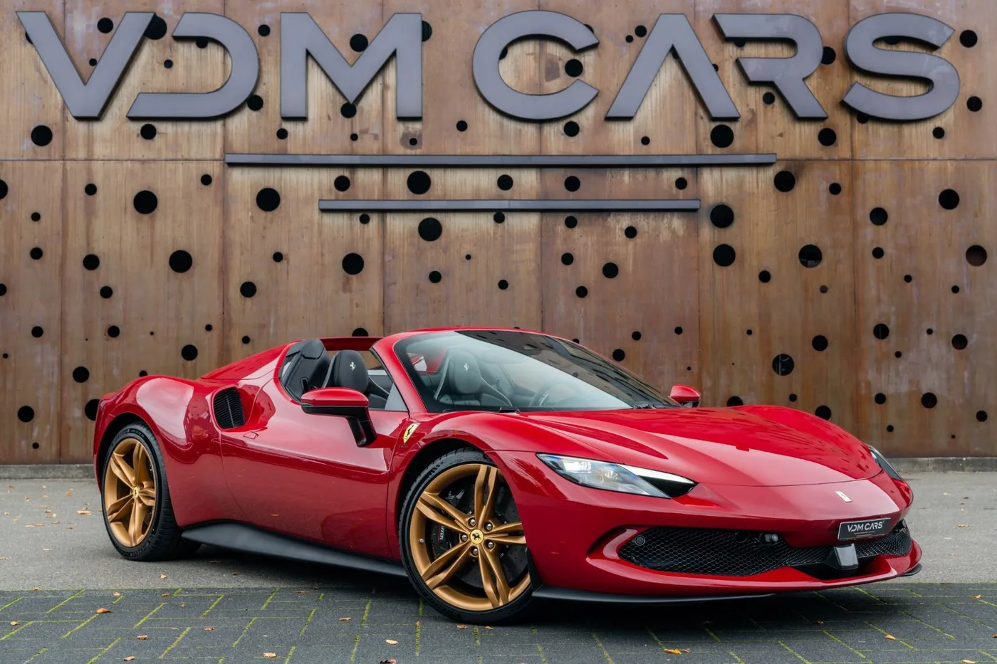 2025 Ferrari 296 GTS angeboten von einem Supersportwagenhändler in Gronau, Deutschland, Foto 3 von 25