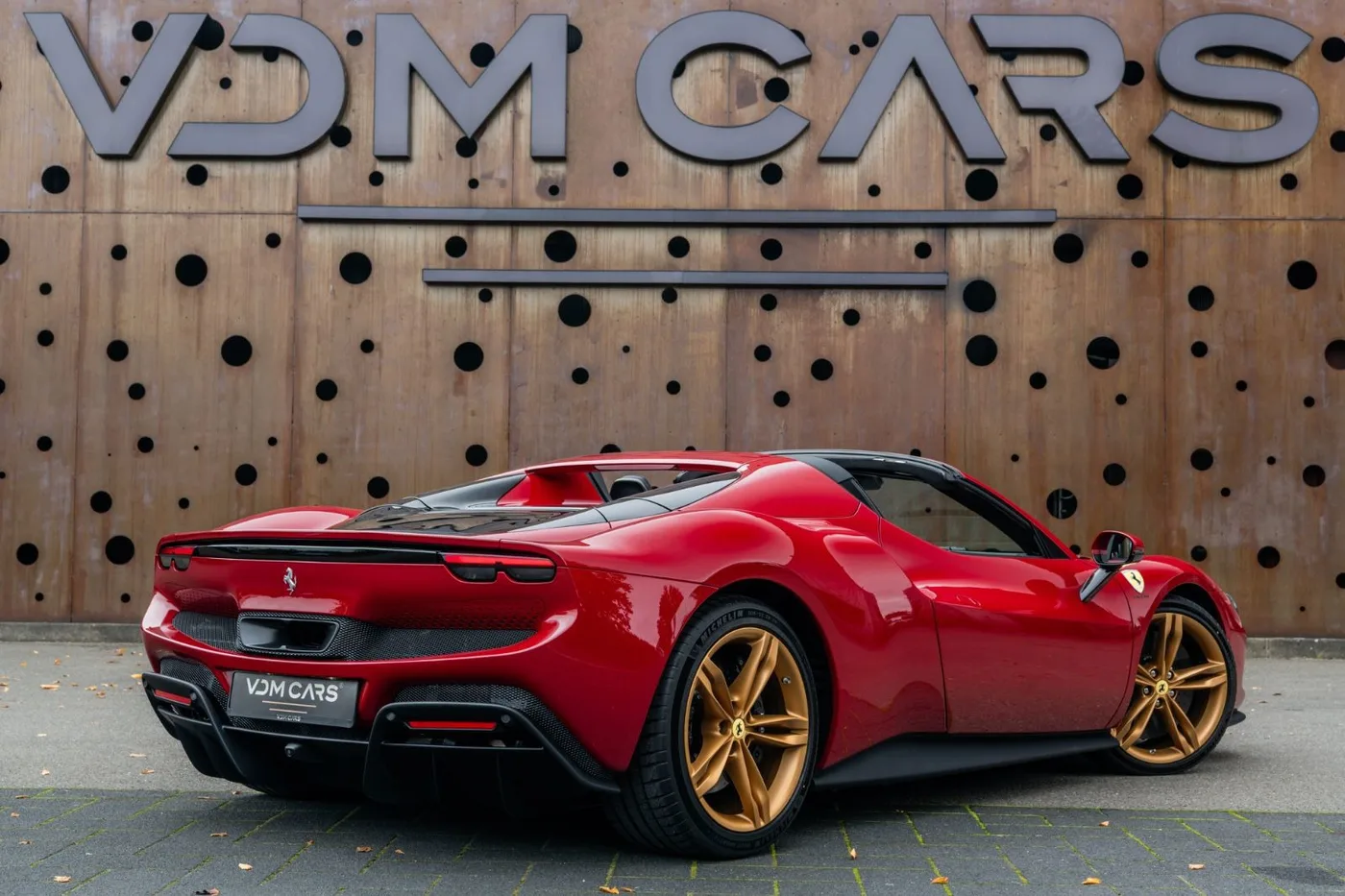 2025 Ferrari 296 GTS angeboten von einem Supersportwagenhändler in Gronau, Deutschland, Foto 4 von 25