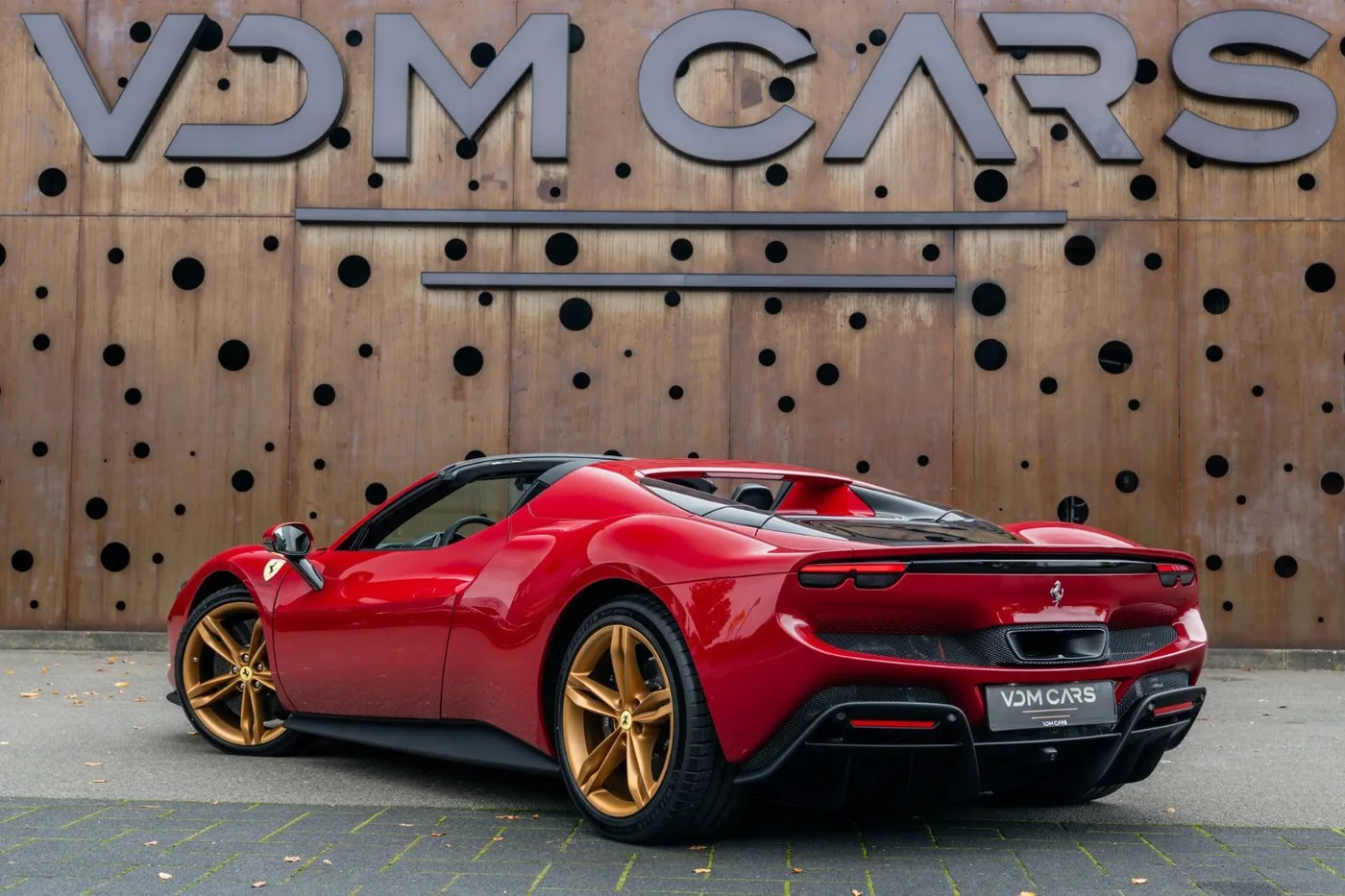 2025 Ferrari 296 GTS angeboten von einem Supersportwagenhändler in Gronau, Deutschland, Foto 6 von 25