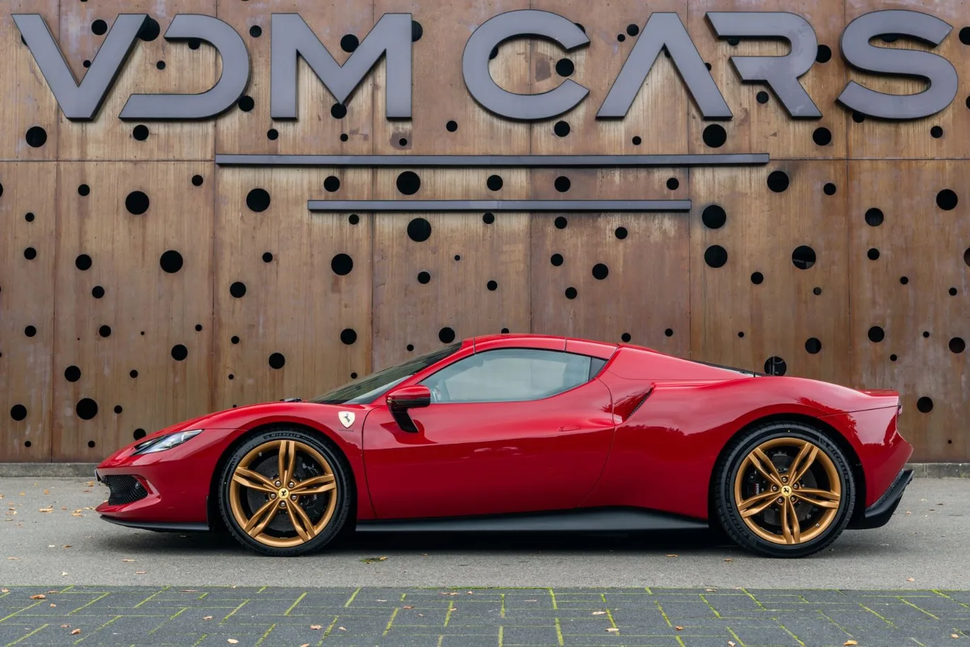 2025 Ferrari 296 GTS angeboten von einem Supersportwagenhändler in Gronau, Deutschland, Foto 7 von 25